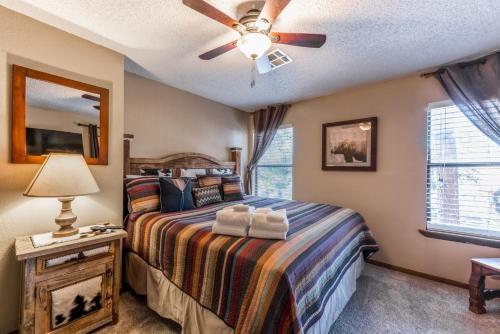 Pinon Park A10, 3 Brs, Deck, Hot Tub, Wifi, Sleeps 8