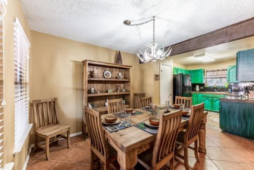 Pinon Park A10, 3 Brs, Deck, Hot Tub, Wifi, Sleeps 8