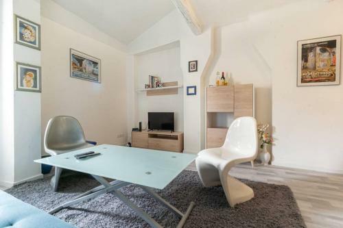 Apartamento Le Charme Du M�di�val Dans Un Appartement Cosy