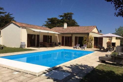 La Villa Du Payr�, Proche Mer Et Piscine Chauff�e