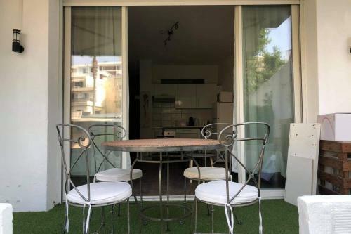 Apartamento Nice Studio With Terrace Near The Beach