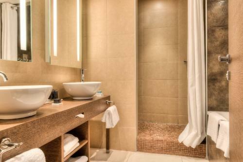 AC Hotel By Marriott Ambassadeur Antibes - Juan Les Pins