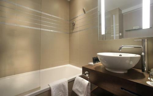AC Hotel By Marriott Ambassadeur Antibes - Juan Les Pins