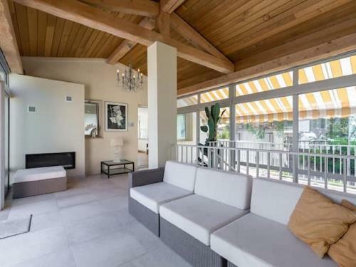 Enticing Villa In Juan-les-pins At 100 M From The Beach