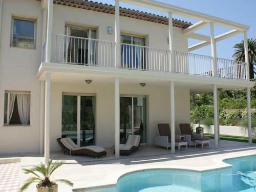 Enticing Villa In Juan-les-pins At 100 M From The Beach