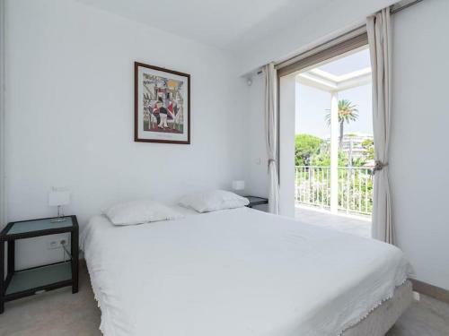 Enticing Villa In Juan-les-pins At 100 M From The Beach