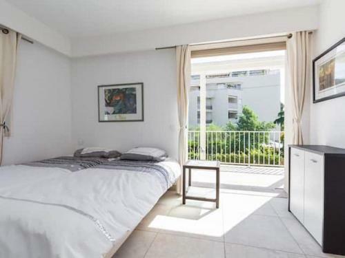 Enticing Villa In Juan-les-pins At 100 M From The Beach
