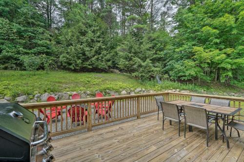 Exquisite Cabin With Deck And Fire Pit, 10 Mi To Lake