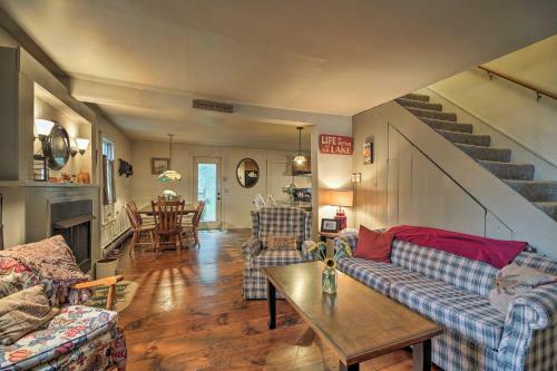 Renovated Lakefront Home With Deck In Northville!