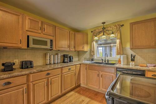 Spacious Home By Finger Lakes And Watkins Glen!