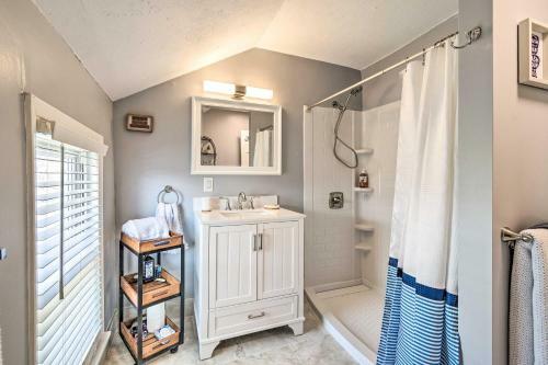Cozy Finger Lakes Abode In Dtwn Canandaigua!