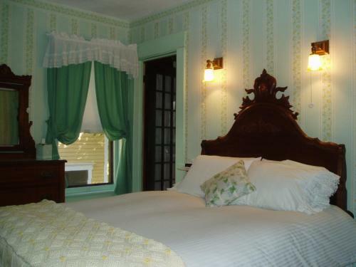 Bed & Breakfast Rosewood Inn