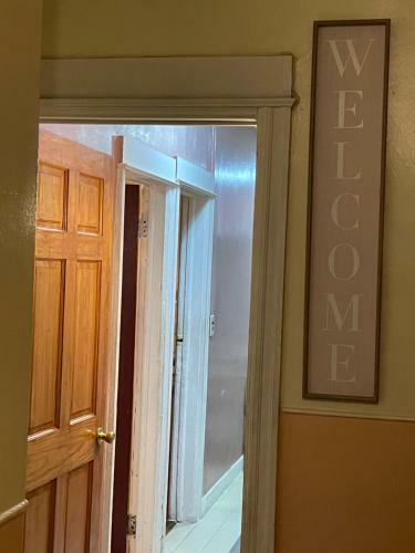 Apartment For 6 Guests Near Subway