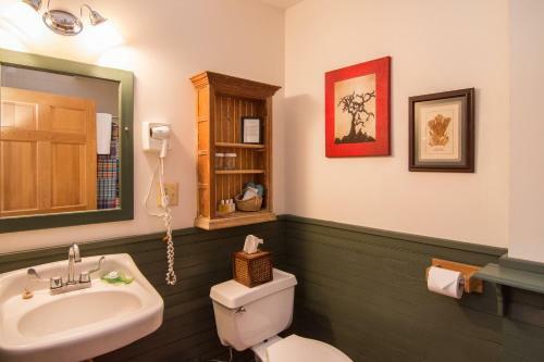 Bed & Breakfast Inn At Silver Maple Farm