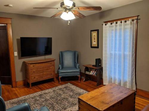Large Bakery Apartment - Central Downtown Location