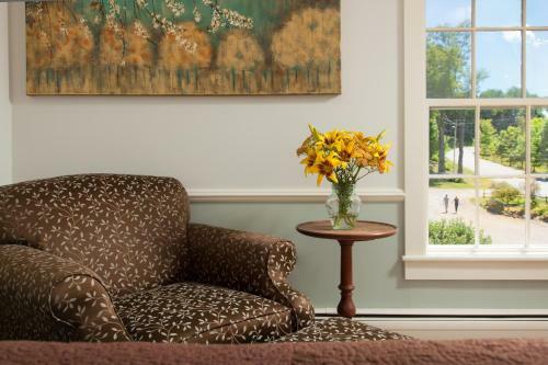 Bed & Breakfast Inn At The Round Barn Farm