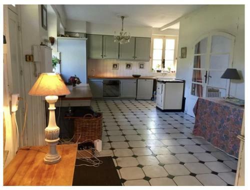 Villa Domaine Et Ch�teau de S�r�ville