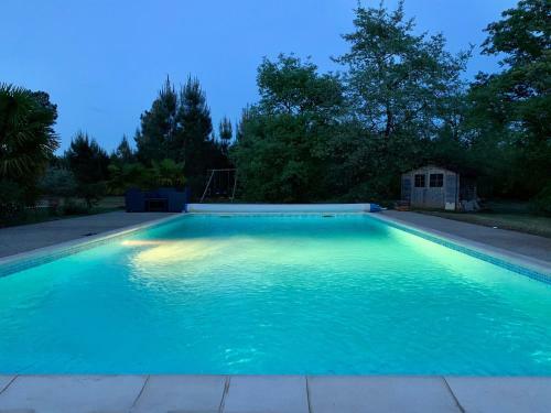 Maison Avec Piscine Au C?ur De La For�t