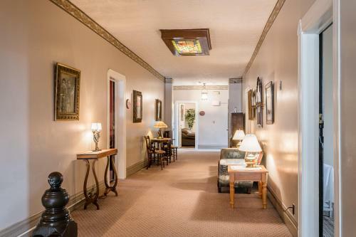Naples Hotel