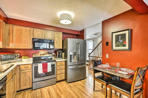 Penfield Townhome 10 Mi To Downtown Rochester