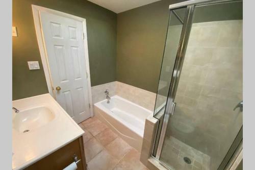 Comfortable Entire House For Rent 4 Bed 3 Baths