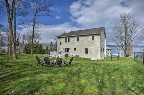 Canandaigua Lake House With Lake View And Fire Pit!