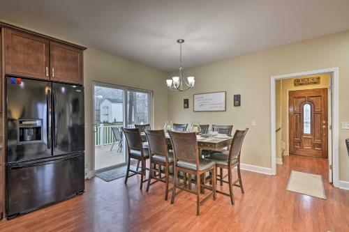 Canandaigua Lake House With Lake View And Fire Pit!