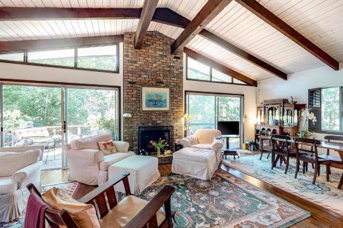 John Street On The Cove