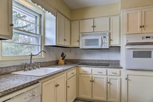 Dutchess County Guest House On Working Horse Farm!