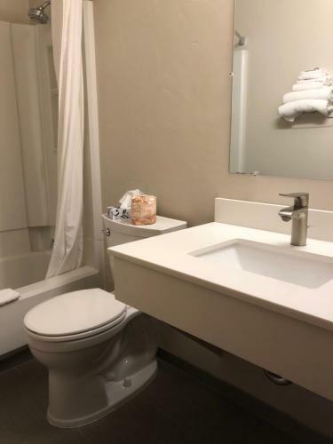 Hotel Super 8 Portland Airport