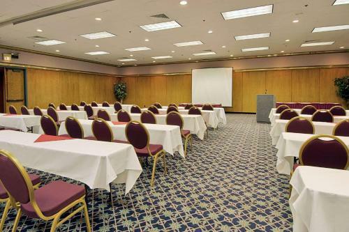 Hotel Ramada Portland Airport