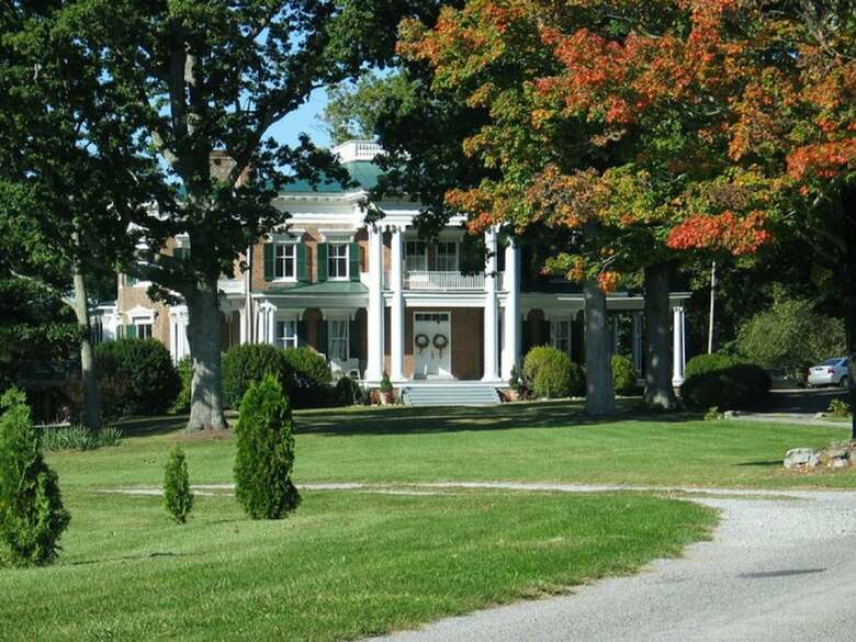 Rockwood Manor Bed & Breakfast