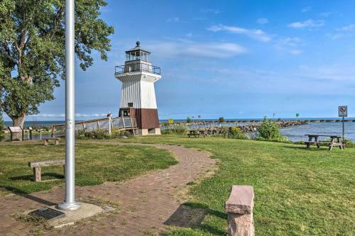 Lakeside Kent Home With Pier And Boat Ramp Access