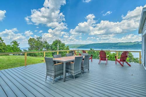 Watkins Glen Lakeview Cottage With Waterfall!