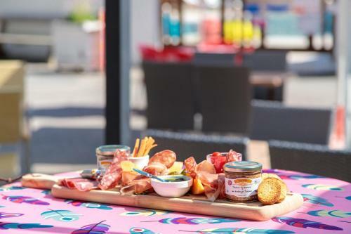 Camping Au Vallon Rouge **** - Maeva