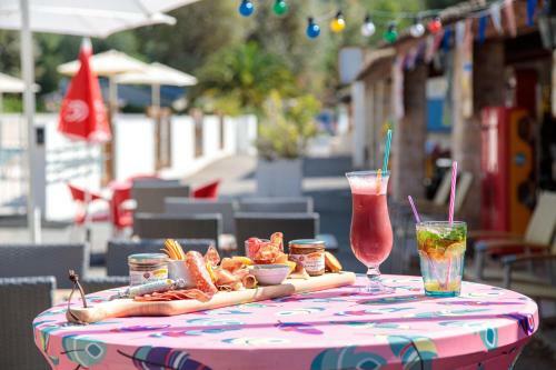 Camping Au Vallon Rouge **** - Maeva