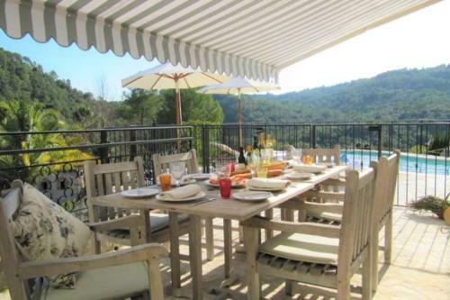 Villa De Charme Avec Vue Superbe � 10 Km De La Mer