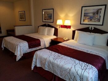 Guesthouse Hotel & Suites Portland
