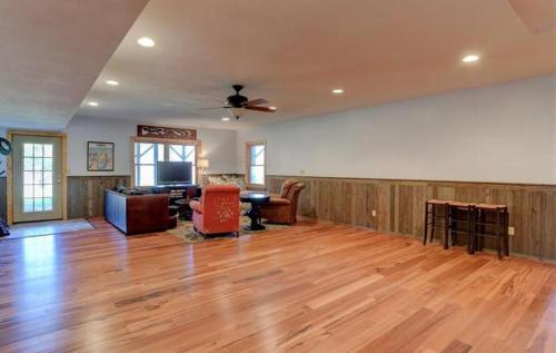Black Mountain Hilltop Retreat