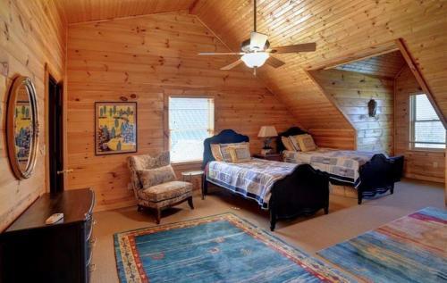 Black Mountain Hilltop Retreat