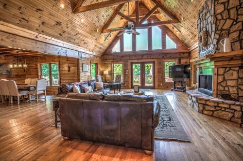 Black Mountain Hilltop Retreat