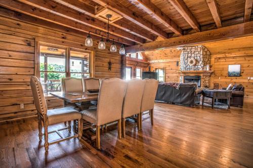 Black Mountain Hilltop Retreat