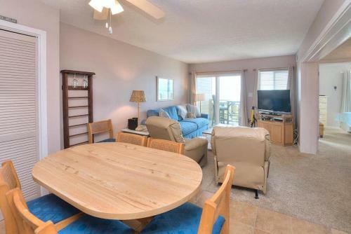 Oak Island Beach Villa 107- Stars & Seas