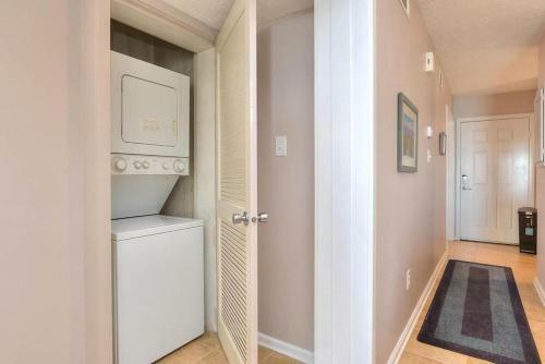 Oak Island Beach Villa 107- Stars & Seas