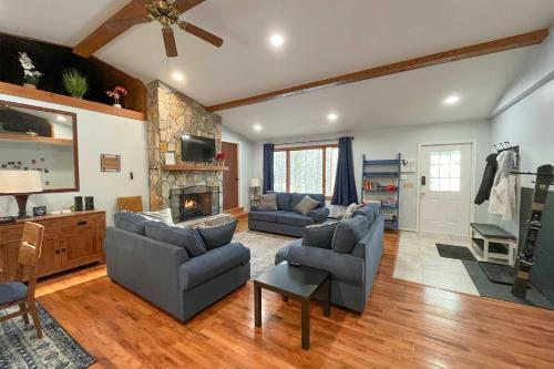 Cozy Beech Mountain Home About 3 Mi To Ski Resort
