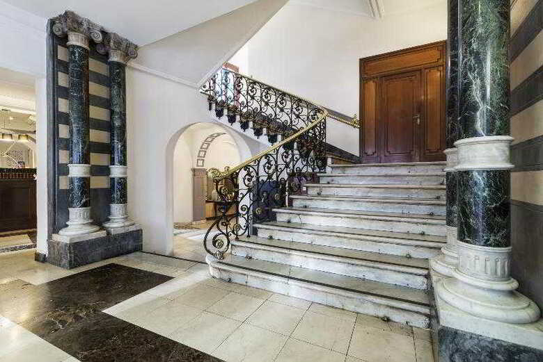 Hotel Oriente Atiram