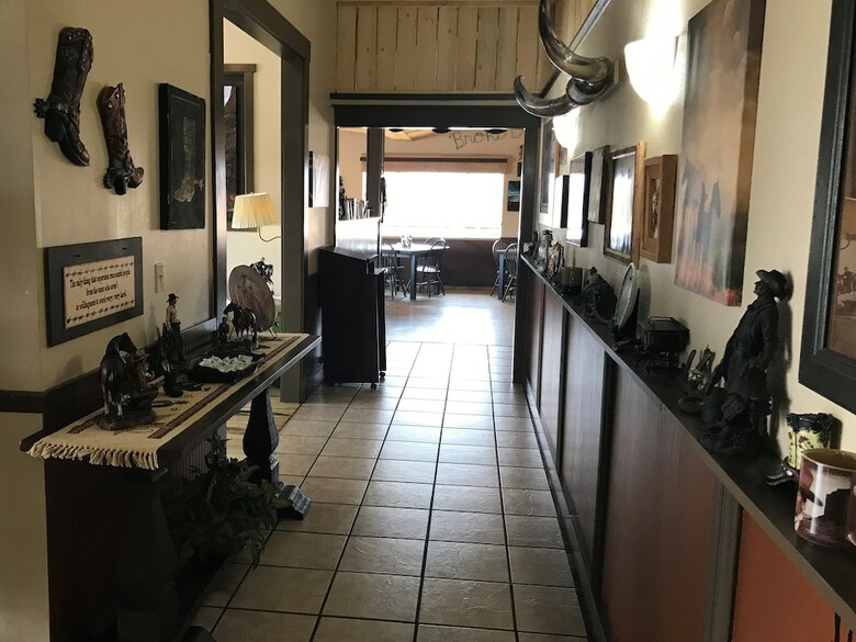 Motel Broken Spur Inn & Steakhouse