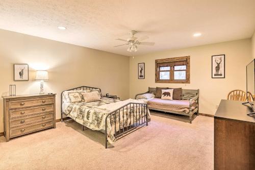 Spacious Elk Park Lodge With Hot Tub And Fire Pit