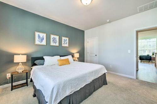 Modern Charlotte Townhome Less Than 2 Mi To Downtown!
