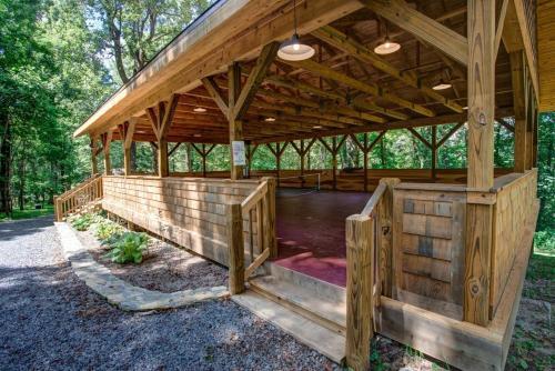 Lodge The Poplars At Bearwallow Mountain